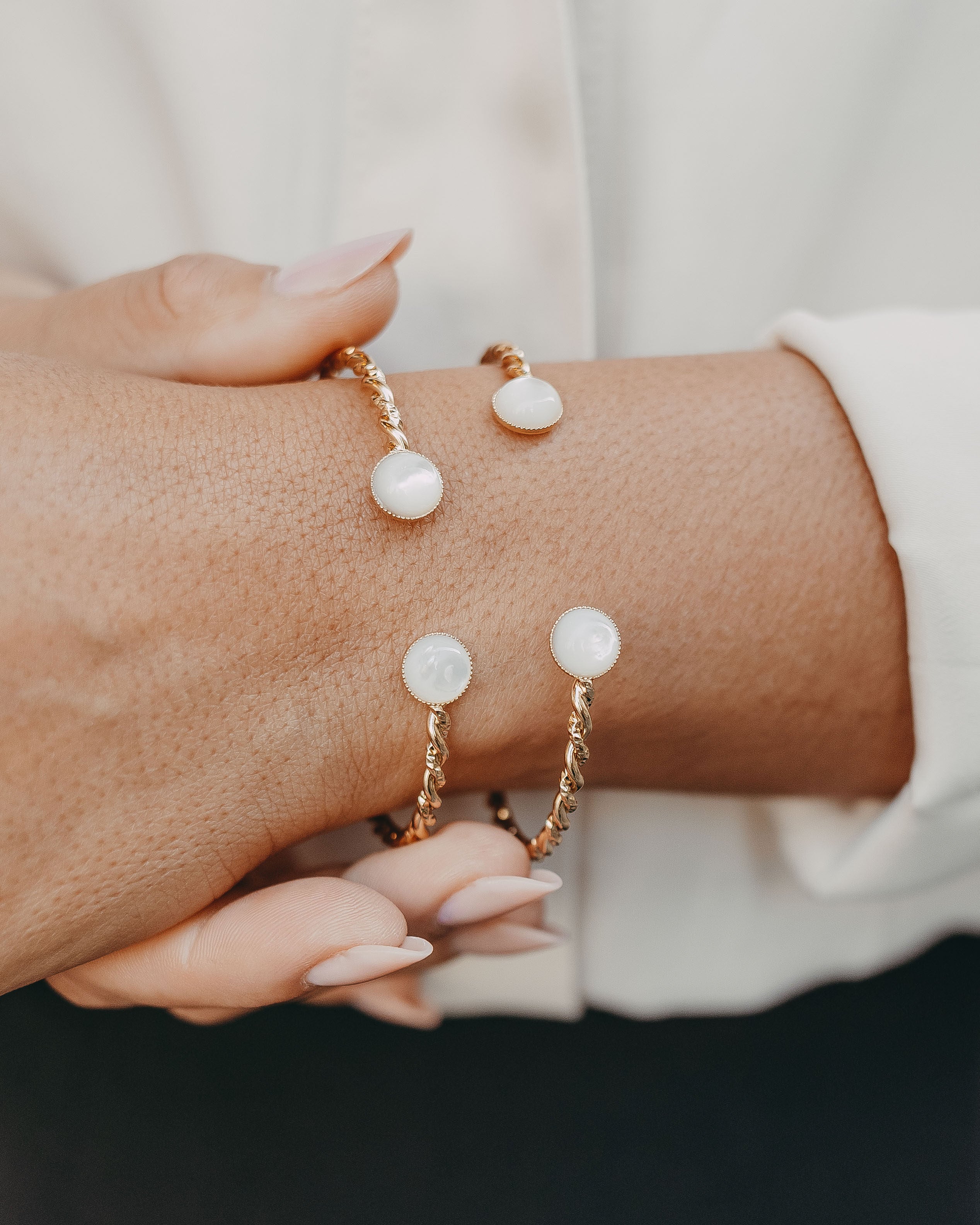 MARLI BANGLE MOTHER OF PEARL Almma Paris marli-bangle-mother-of-pearl-almma-paris